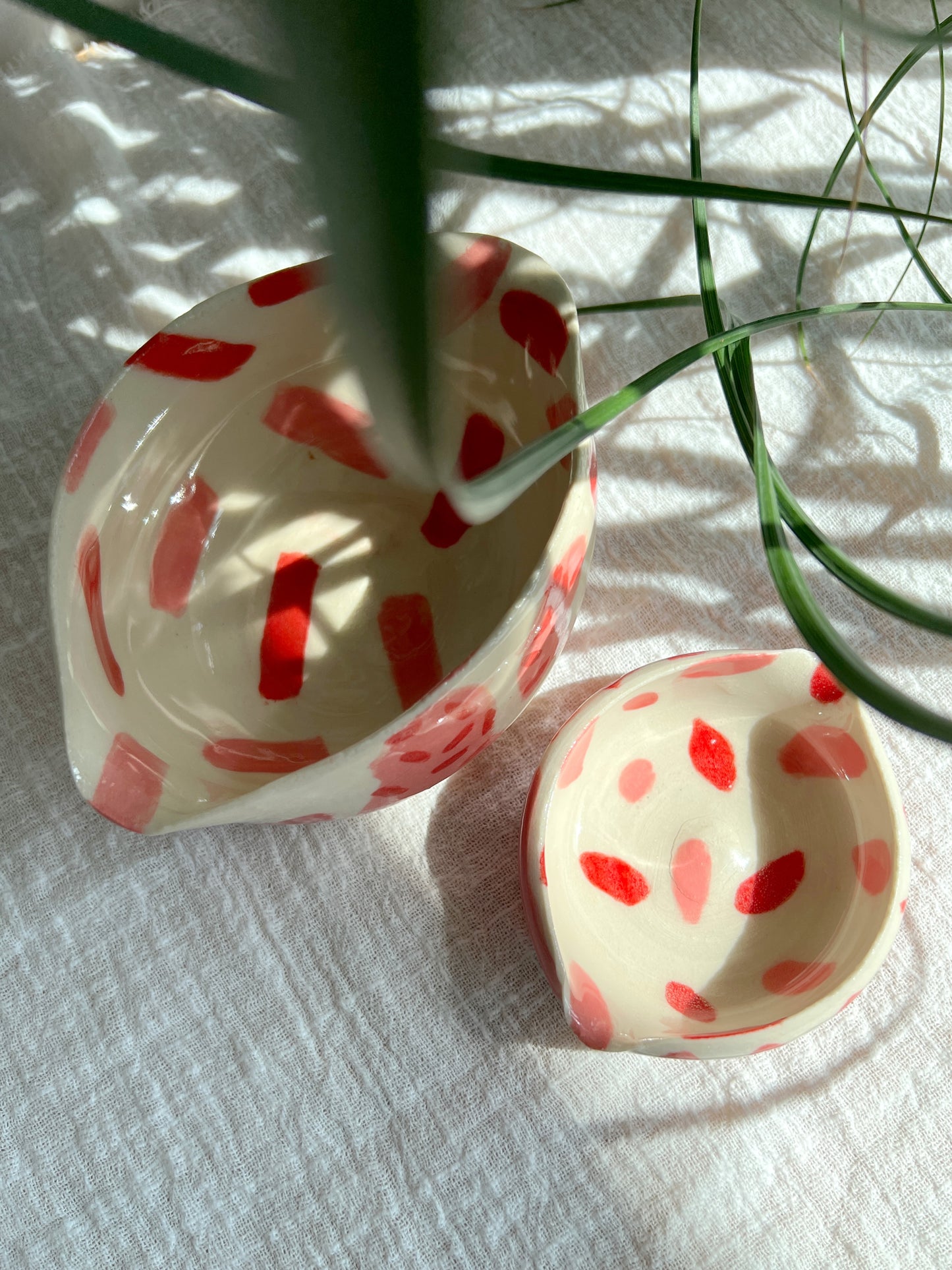 Pink & Red Bowl With Chopstick Rest