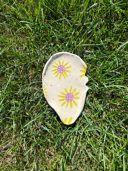 Green Lavender Gerbera Flower Oyster Plate