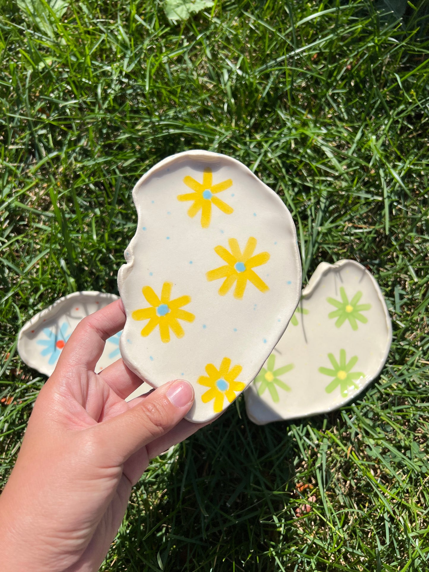 Yellow Daisy Oyster Plate