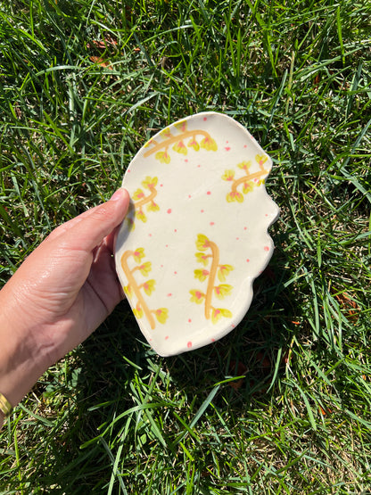 Yellow Green Snapdragon Flower Oyster Plate