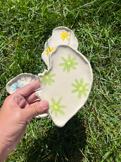 Green Daisy Oyster Plate