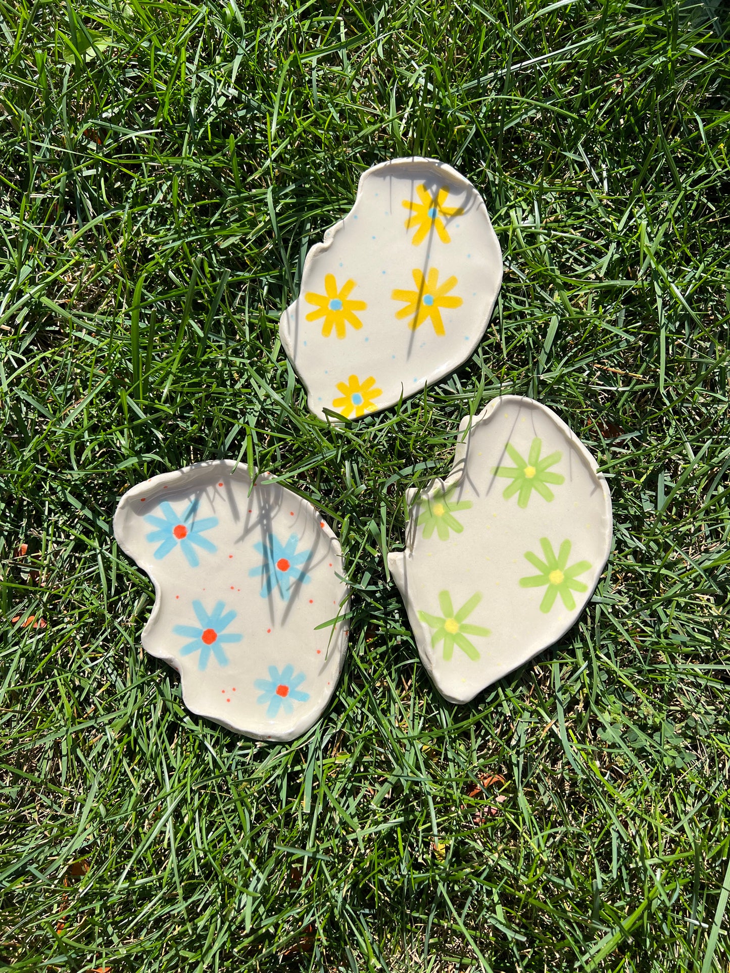 Baby Blue Daisy Oyster Plate