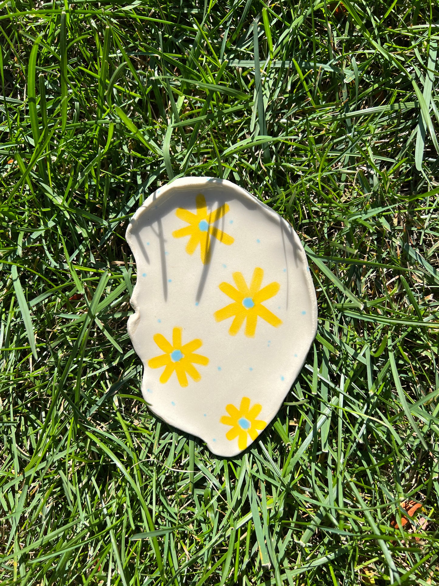 Yellow Daisy Oyster Plate