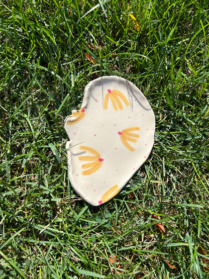 Tan Snowdrop Flower Oyster Plate