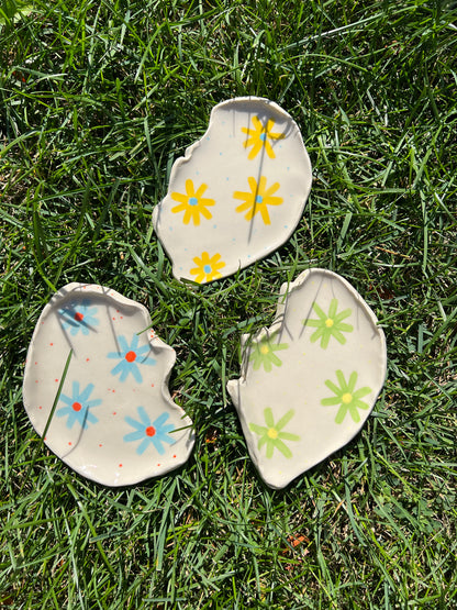 Baby Blue Daisy Oyster Plate