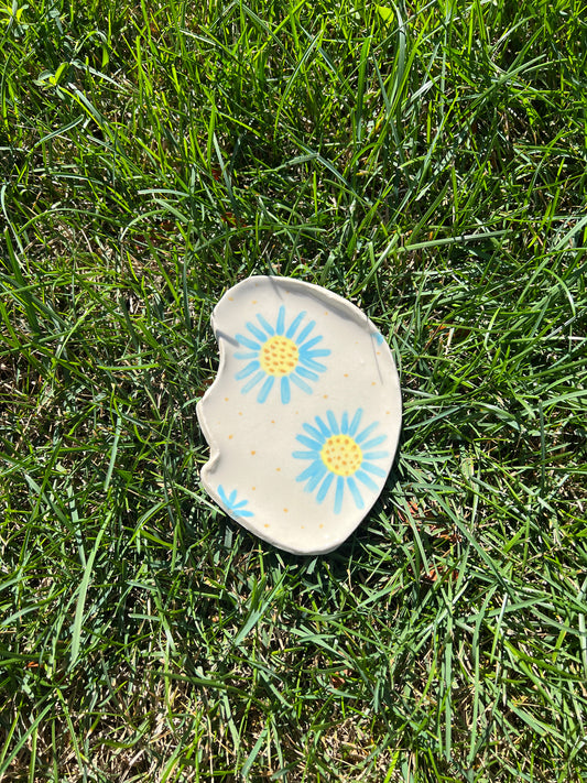 Baby Blue Gerbera Flower Oyster Plate