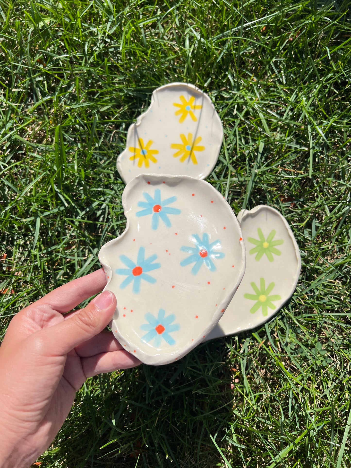 Baby Blue Daisy Oyster Plate