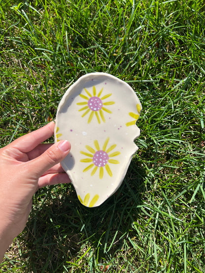 Green Lavender Gerbera Flower Oyster Plate