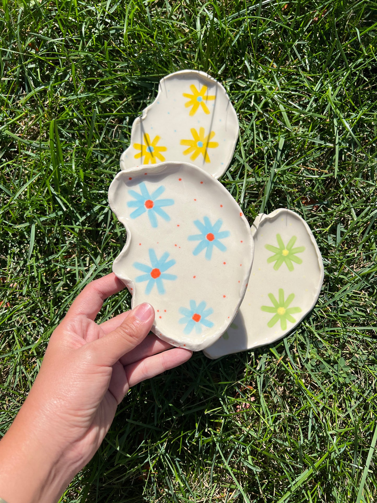 Baby Blue Daisy Oyster Plate